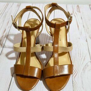 Antonio Melani strappy sandal heels in size 8M Tan color
